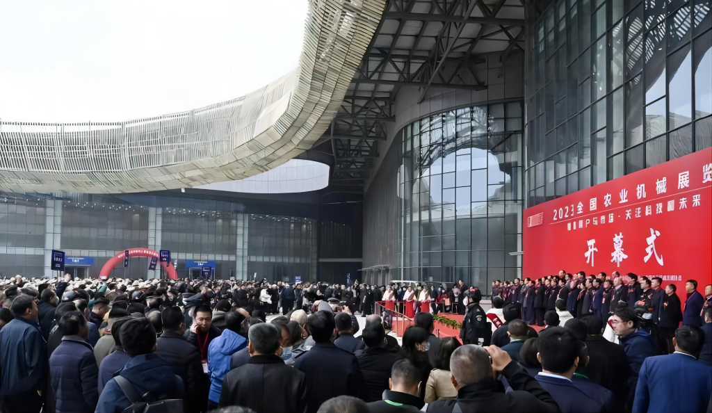 九游体育轮胎携多款农业机械系列轮胎惊艳亮相2023高精尖智能农机展