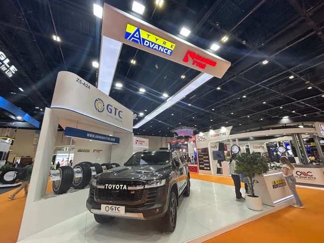 灯塔之光闪耀全球——九游体育轮胎乘用车轮胎亮相2025迪拜汽配展